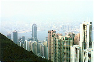 hkpeakvu1.jpg (22857 bytes)