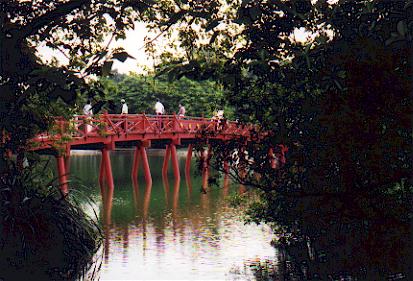 redbridge.jpg (35892 bytes)