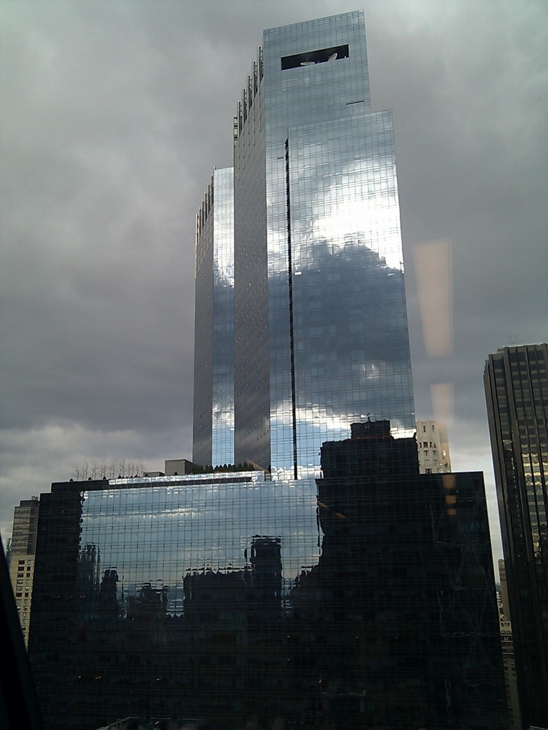 someone-stop-me-from-taking-pictures-of-time-warner-center